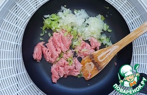 Запеченные яблоки с фаршем индейки