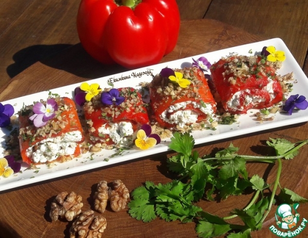 Запеченные перцы с сырной начинкой