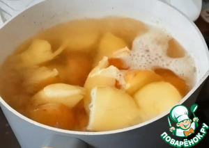 Запеченный картофель с вином и пряностями