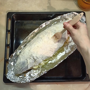Запеченый белый амур под сметанной корочкой