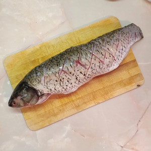 Запеченый белый амур под сметанной корочкой