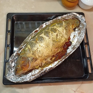 Запеченый белый амур под сметанной корочкой