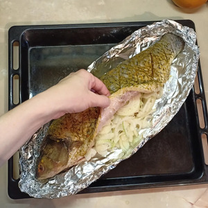 Запеченый белый амур под сметанной корочкой