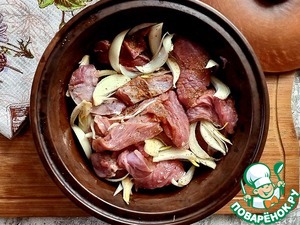 Запечённая пряная индейка с молодой капустой Запечённая пряная индейка с молодой капустой