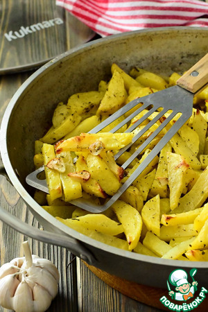 Запечённый картофель с чесноком по-провански