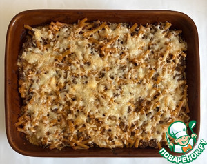Запеканка с макаронами, фаршем и фетой