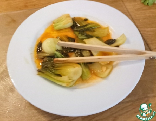 Зелень в сливочном соусе с кочудяном