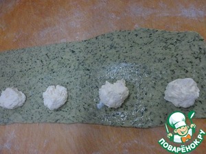 Зеленые равиоли с чесночным соусом Зеленые равиоли с чесночным соусом