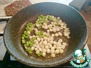 Жареная капуста с горчицей и гарлупой