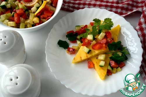 Жареная полента с овощной сальсой Жареная полента с овощной сальсой