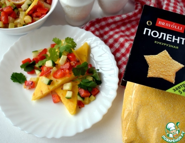 Жареная полента с овощной сальсой Жареная полента с овощной сальсой