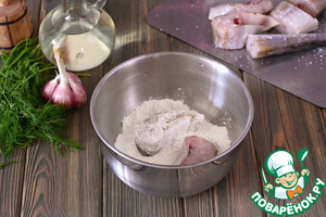 Жареный минтай с укропом и чесноком