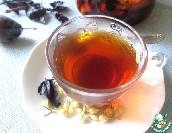 Жасминовый чай с фруктами