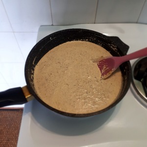 Жидкая подлива с курицей и грибами Жидкая подлива с курицей и грибами